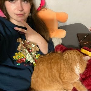 Meet your Posher, Lara